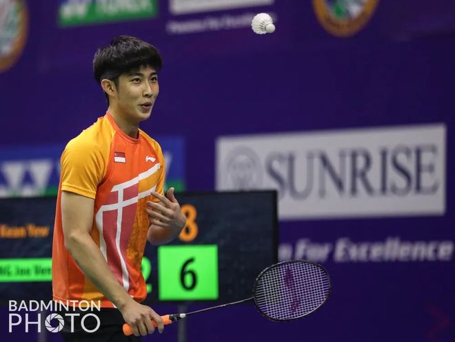 而是贯穿着 而是贯穿着