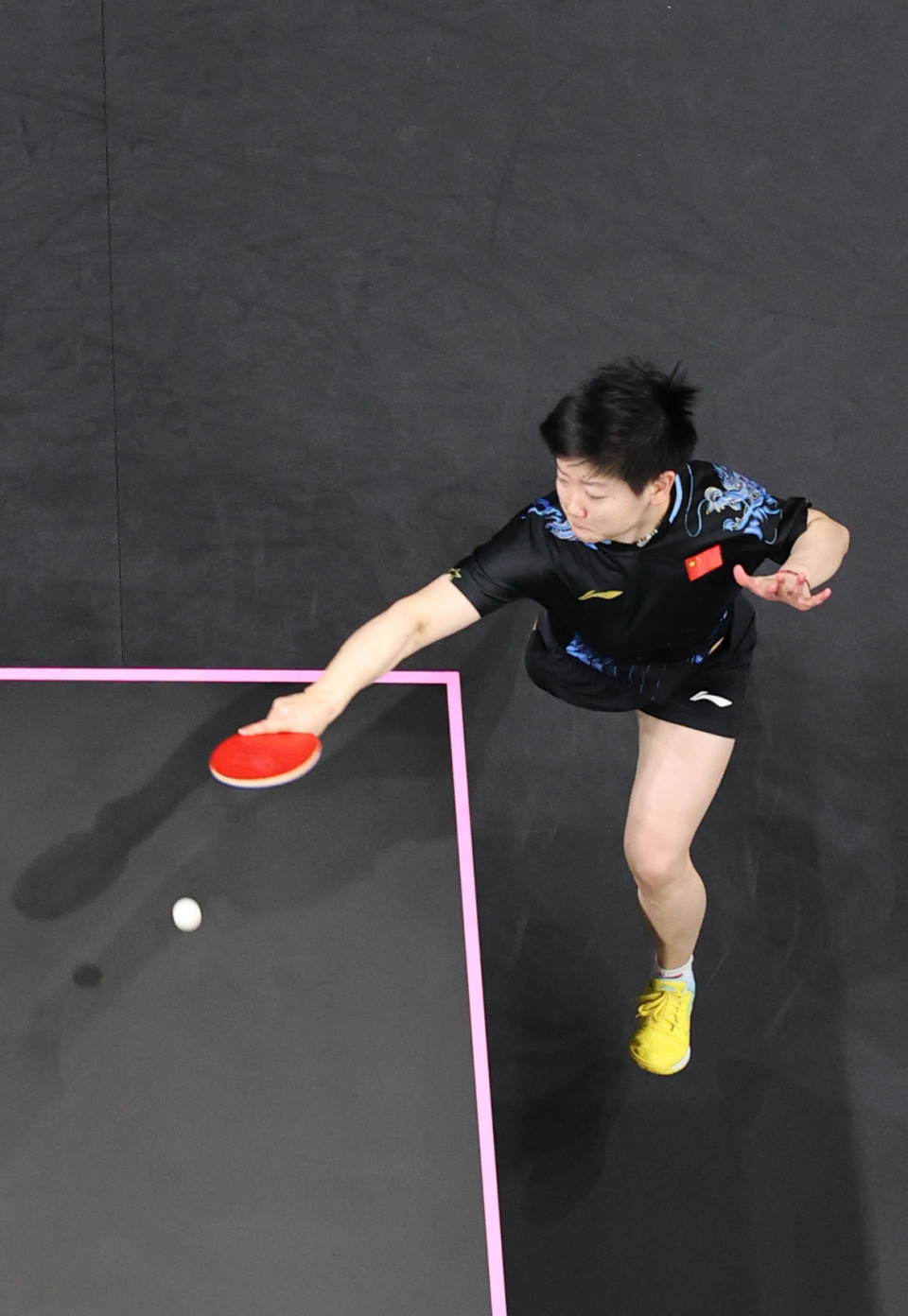 助球队立于 助球队立于