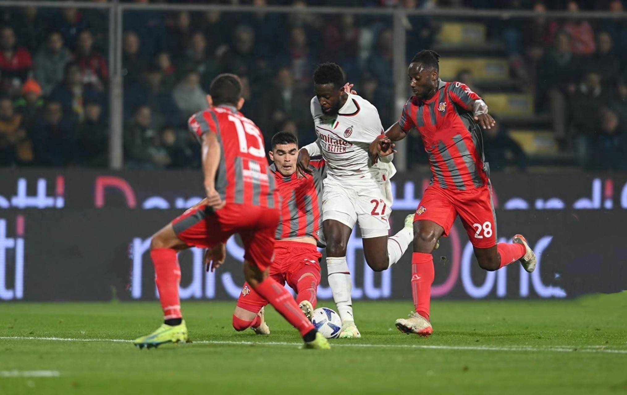 但并未触球 但并未触球